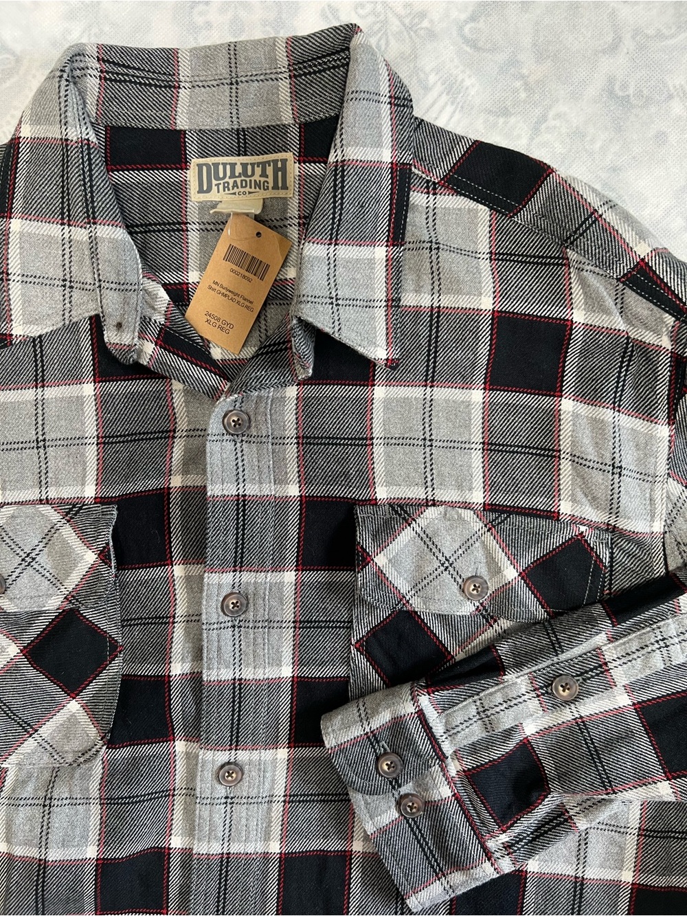 Duluth Trading Men's sz XL Flannel Burlyweight Work Shirt Gray Black Plaid NWT